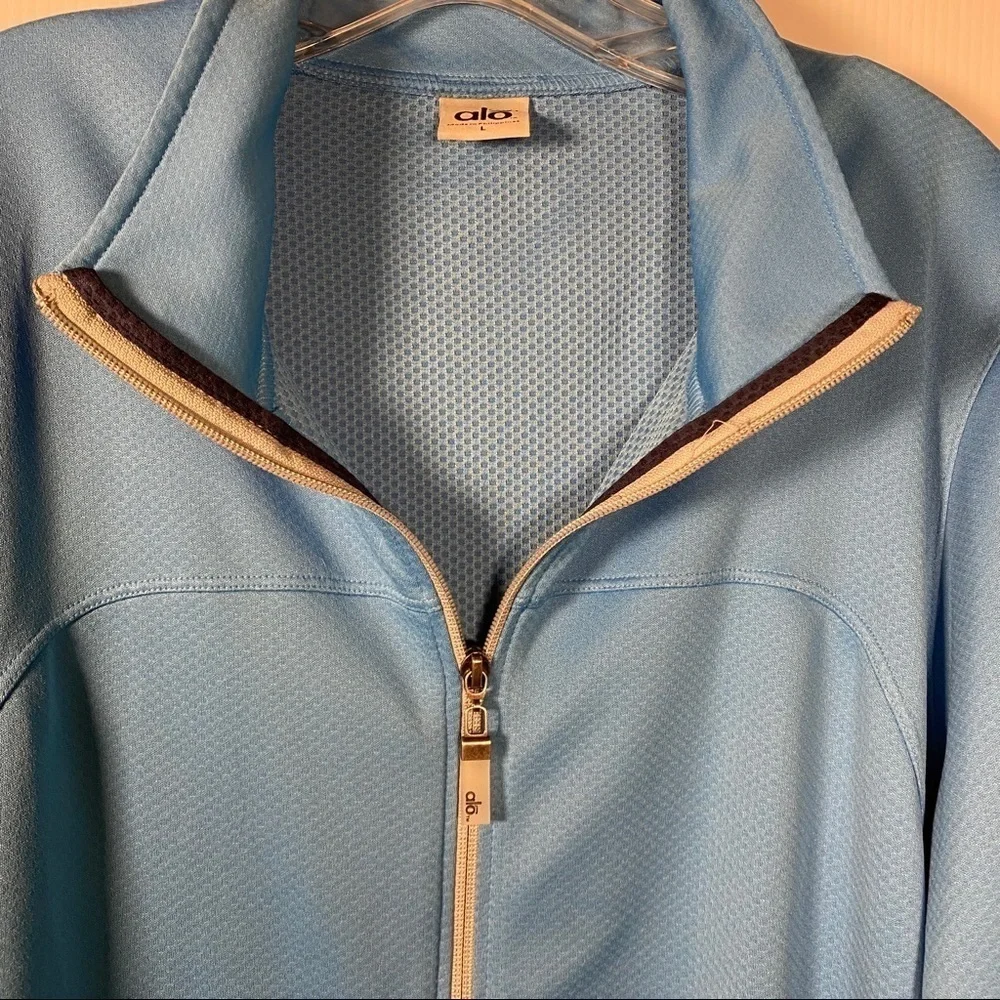 ALO YOGA Jacket. Zip front. Turquoise/Navy. Size L